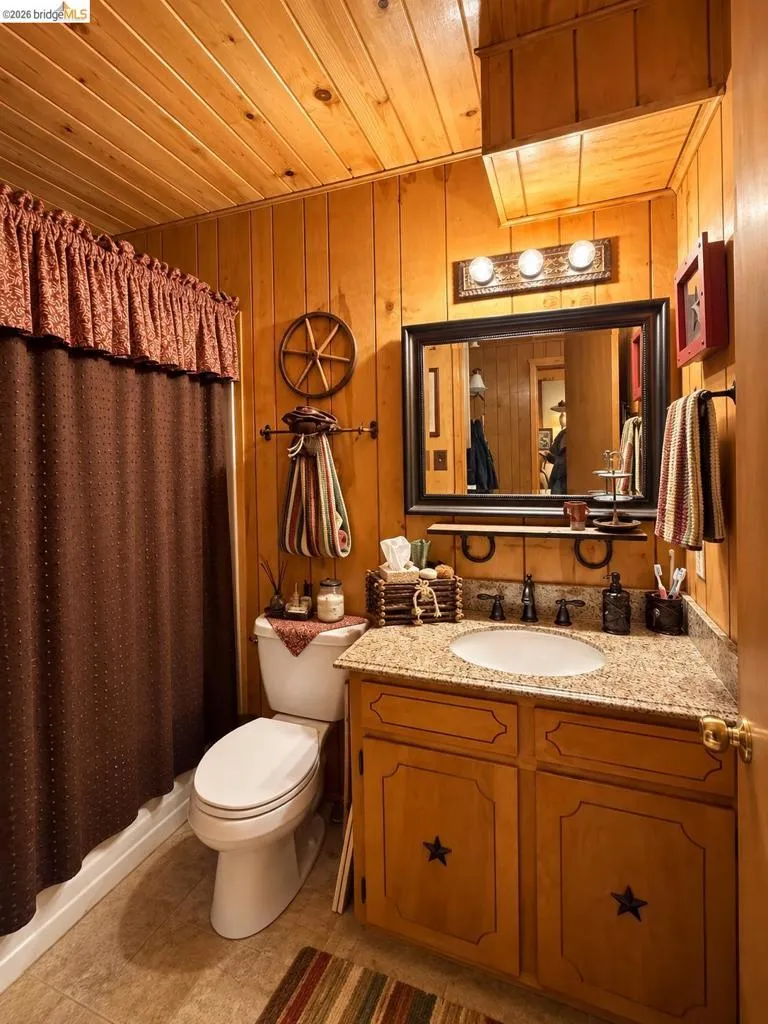 19007 Digger Pine St Groveland, CA 95321
