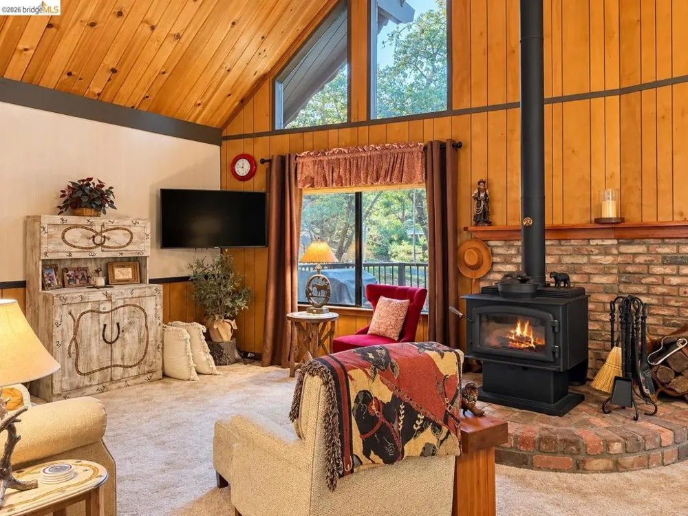19007 Digger Pine St Groveland, CA 95321