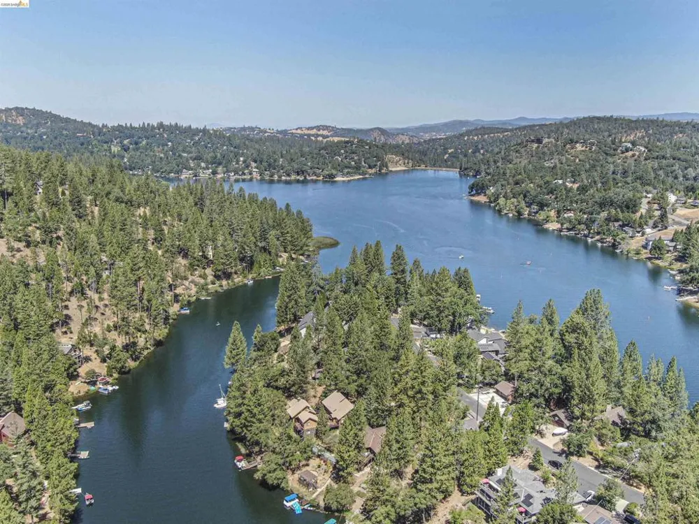 19007 Digger Pine St Groveland, CA 95321
