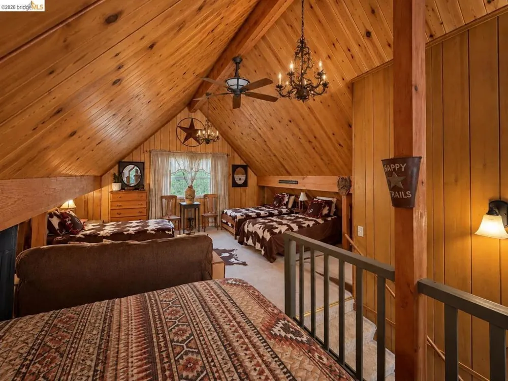 19007 Digger Pine St Groveland, CA 95321