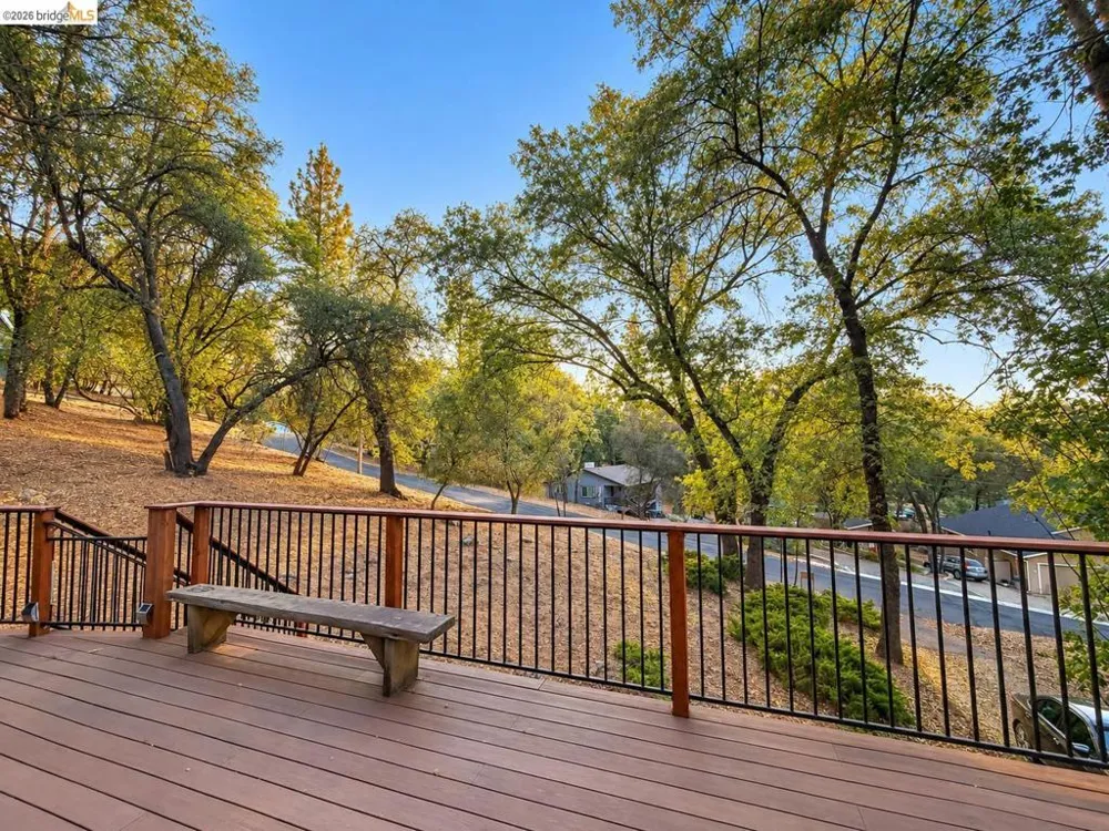 19007 Digger Pine St Groveland, CA 95321