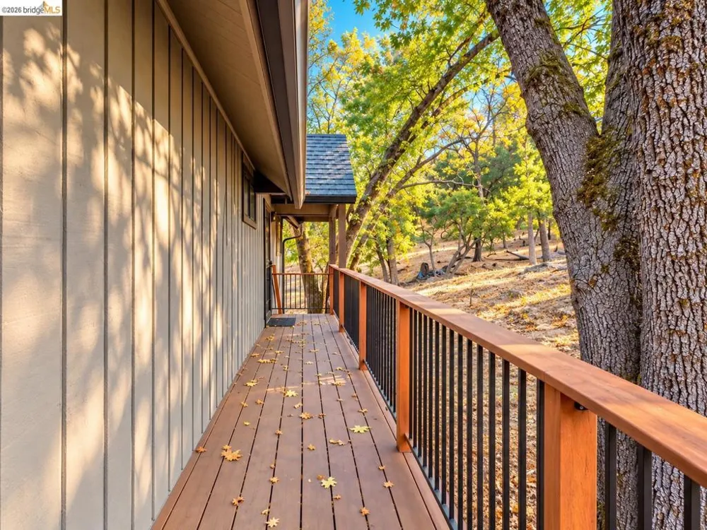 19007 Digger Pine St Groveland, CA 95321