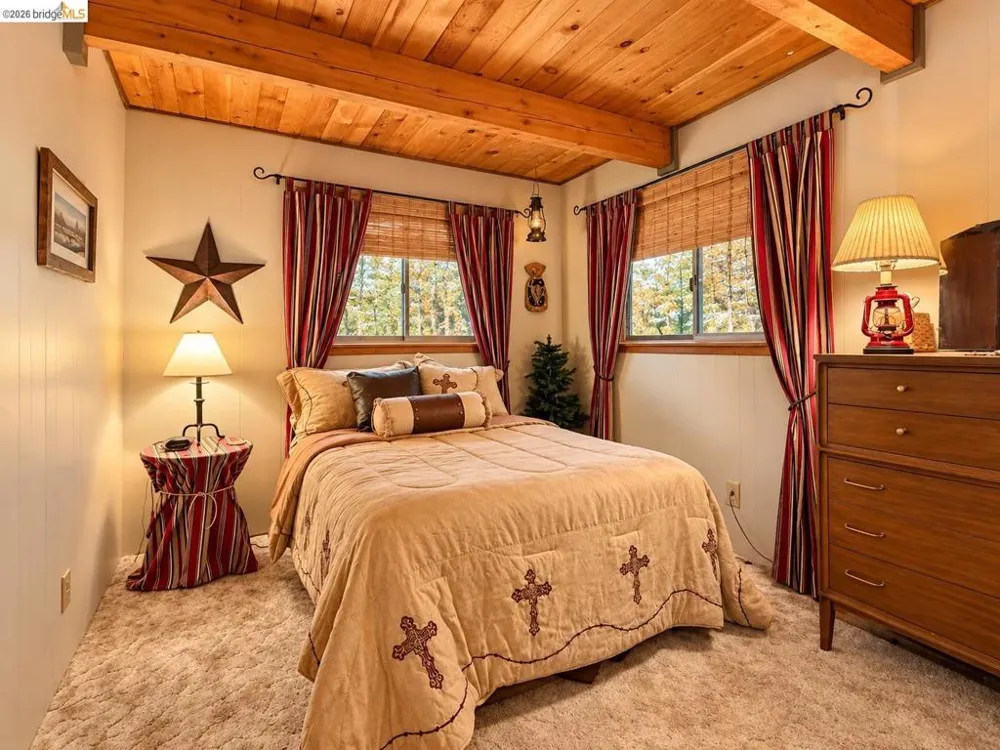 19007 Digger Pine St Groveland, CA 95321