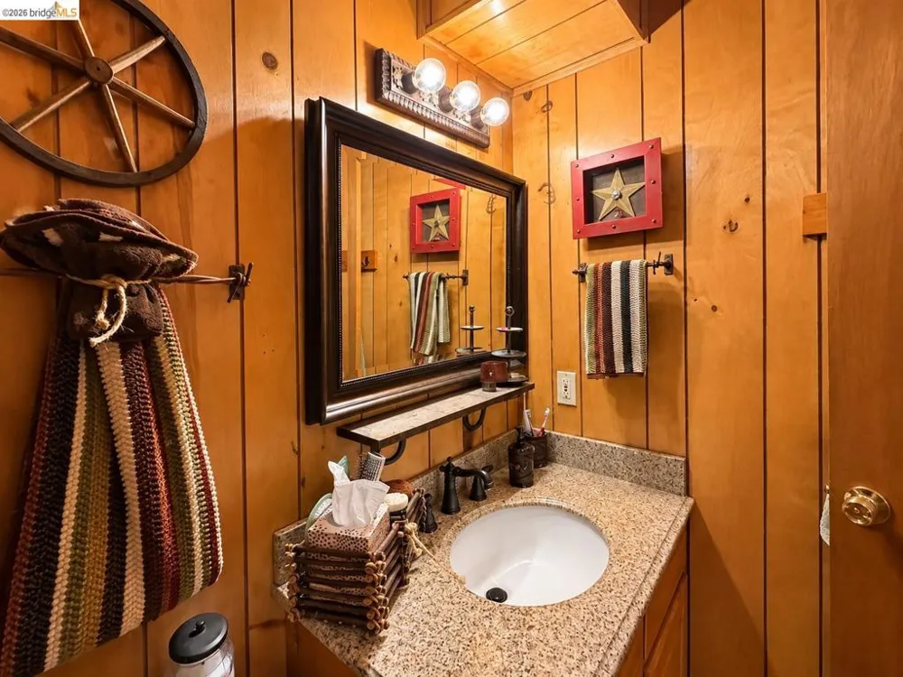 19007 Digger Pine St Groveland, CA 95321
