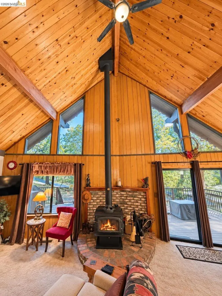 19007 Digger Pine St Groveland, CA 95321
