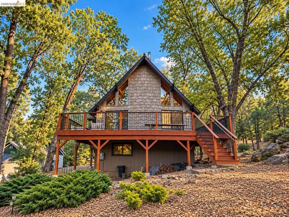 19007 Digger Pine St Groveland, CA 95321