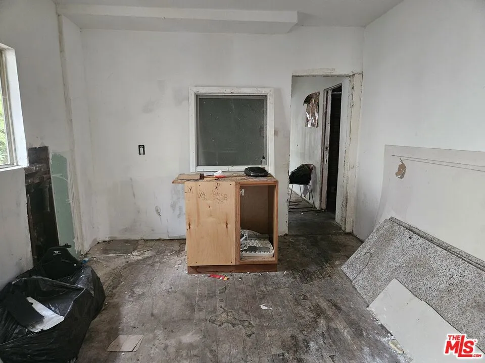 155 W 75th Street Los Angeles, CA 90003
