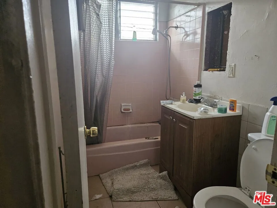 155 W 75th Street Los Angeles, CA 90003