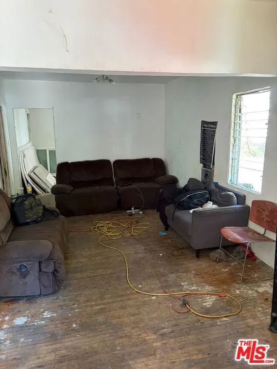 155 W 75th Street Los Angeles, CA 90003