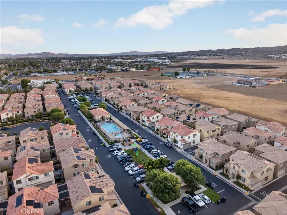 2245 Liberty Court Perris, CA 92571