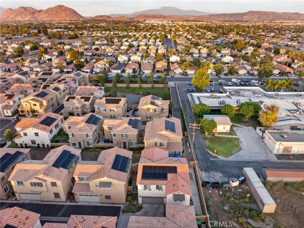 2245 Liberty Court Perris, CA 92571