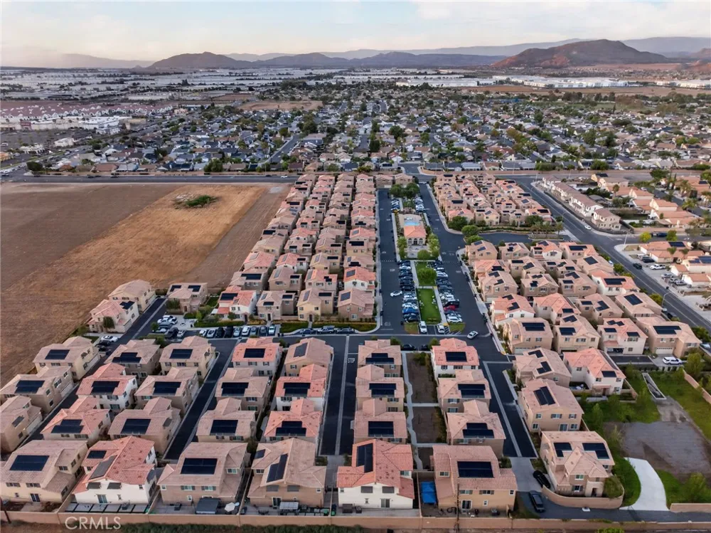 2245 Liberty Court Perris, CA 92571