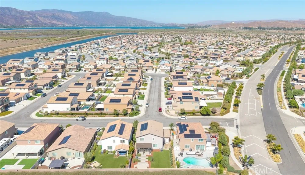 29108 Basswood Lake Elsinore, CA 92530