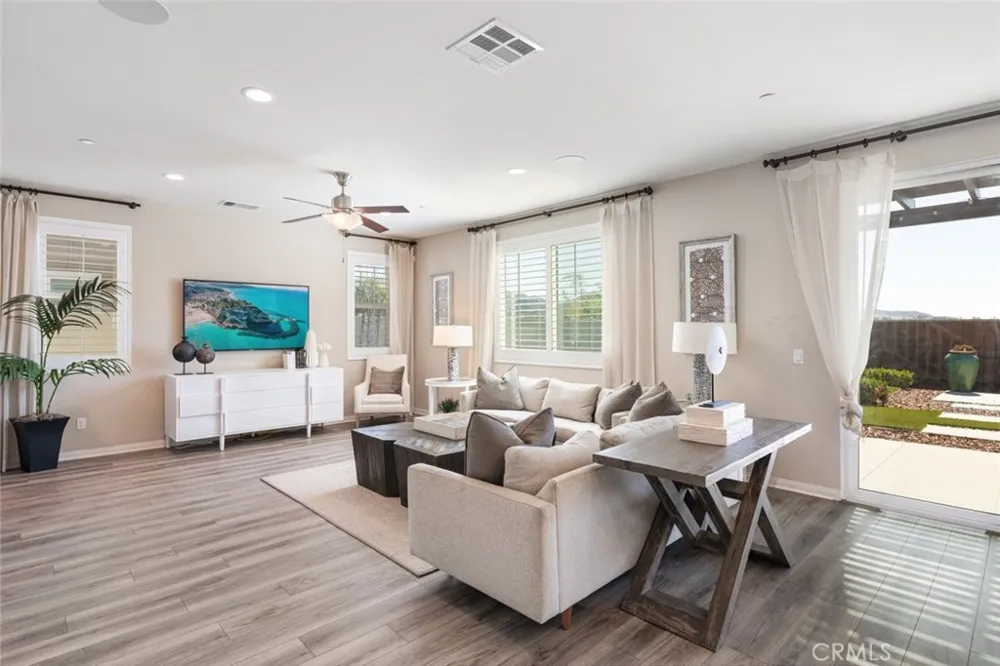 29108 Basswood Lake Elsinore, CA 92530