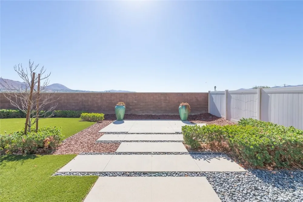 29108 Basswood Lake Elsinore, CA 92530