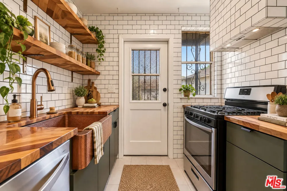 5641 Clemson Street Los Angeles, CA 90016