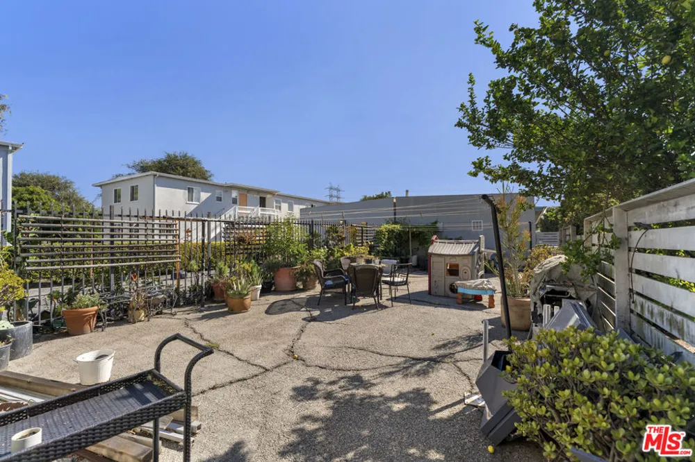 5641 Clemson Street Los Angeles, CA 90016