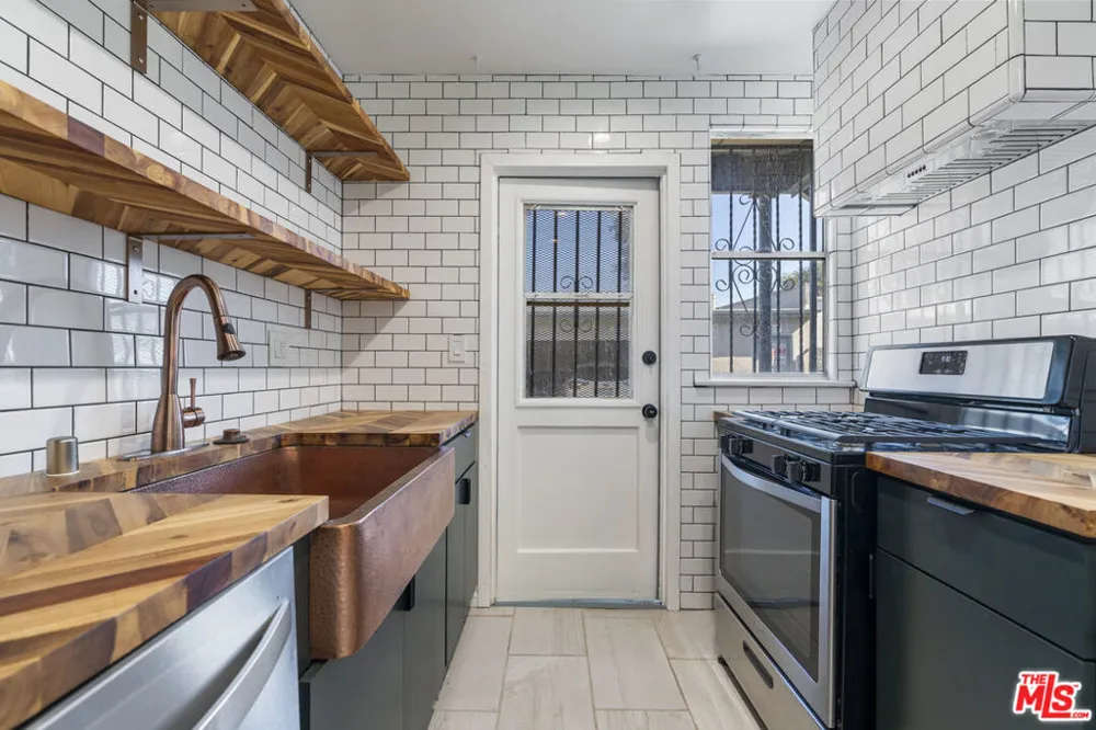 5641 Clemson Street Los Angeles, CA 90016