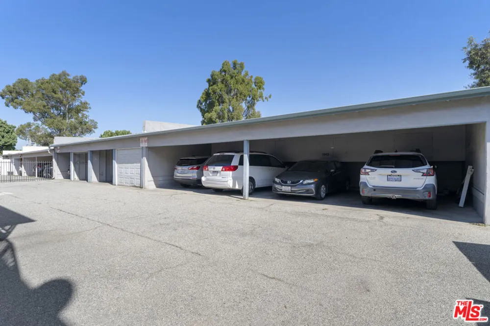 5641 Clemson Street Los Angeles, CA 90016