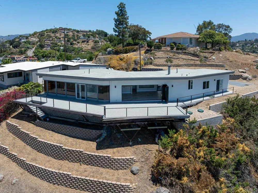 1110 Monterey Drive El Cajon, CA 92020