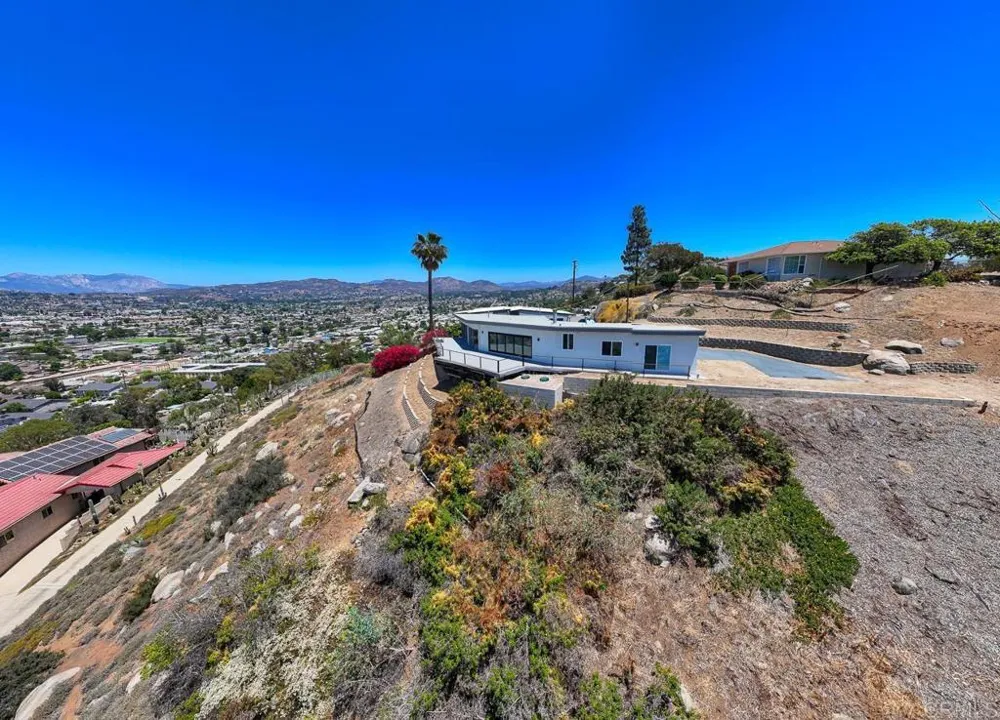 1110 Monterey Drive El Cajon, CA 92020