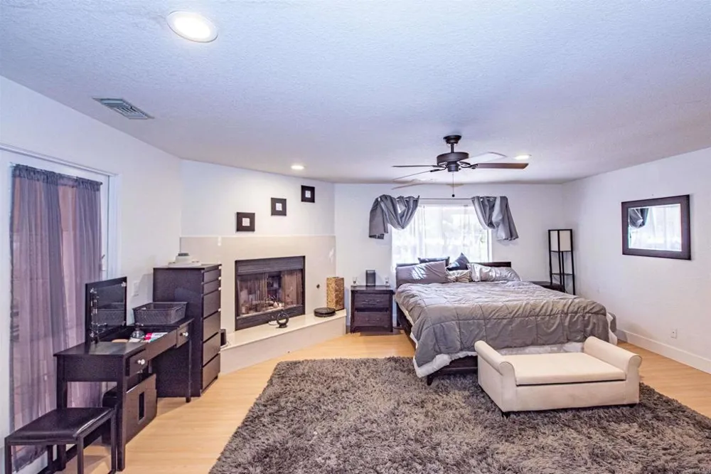 2715 S Centre City Parkway Escondido, CA 92025