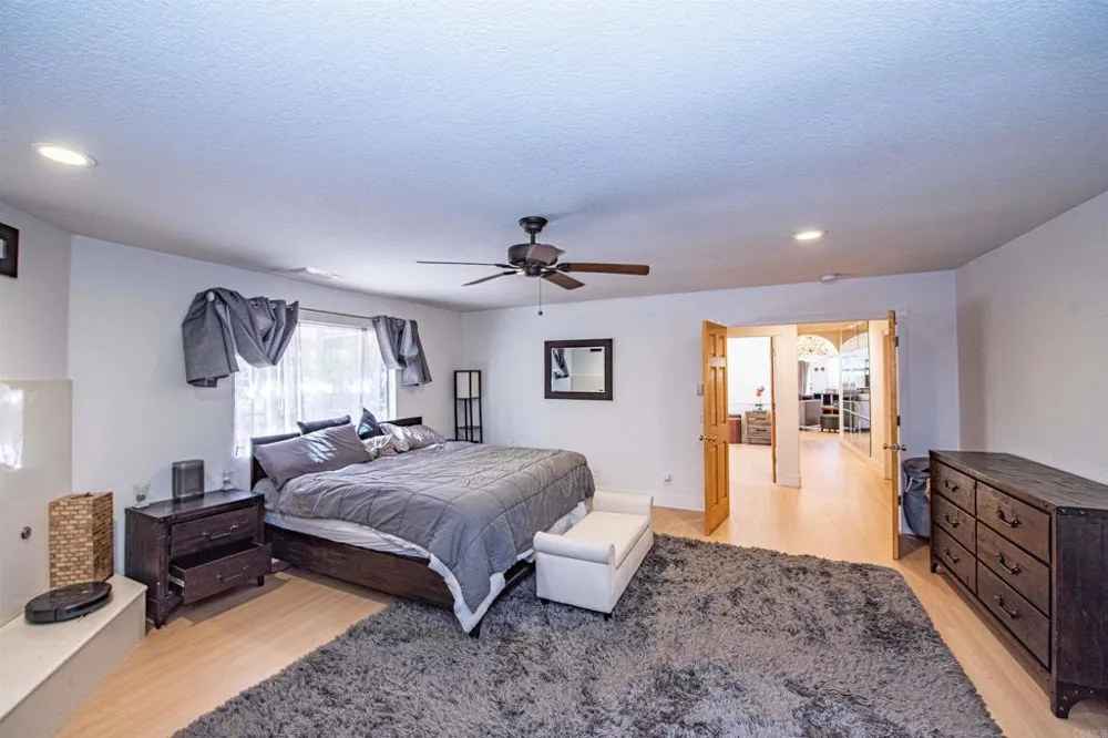 2715 S Centre City Parkway Escondido, CA 92025