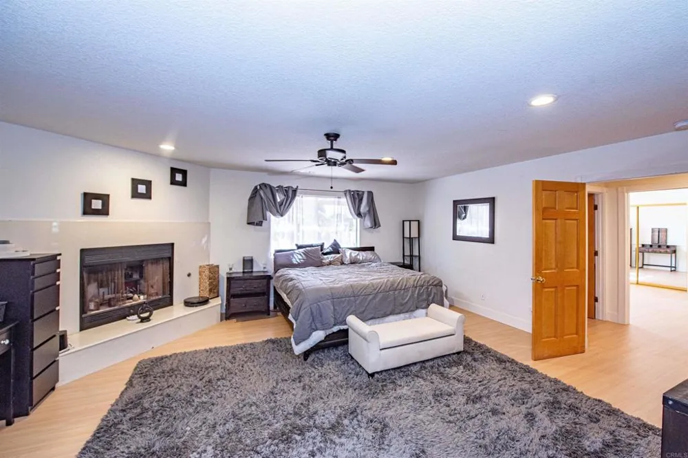 2715 S Centre City Parkway Escondido, CA 92025
