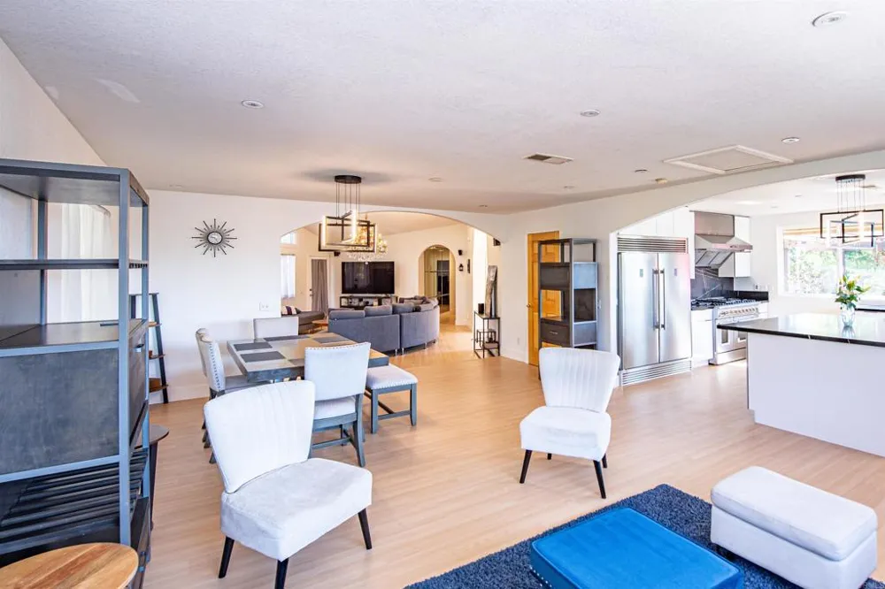 2715 S Centre City Parkway Escondido, CA 92025