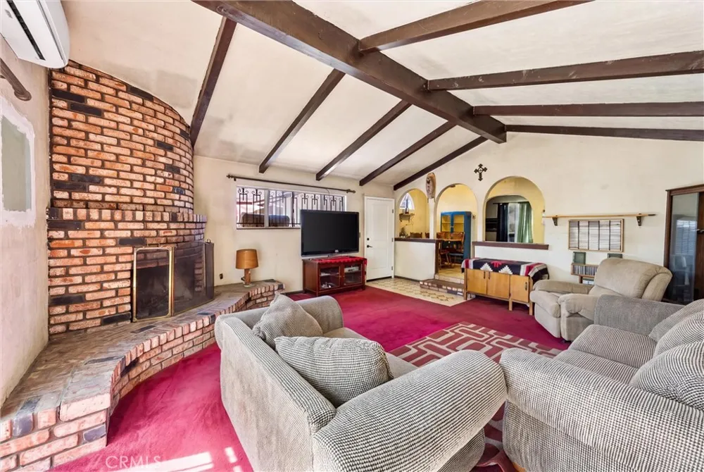 16636 E Masline Covina, CA 91722