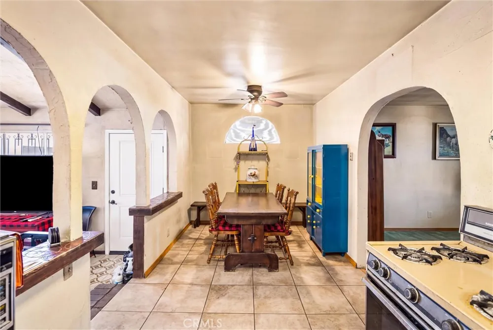 16636 E Masline Covina, CA 91722