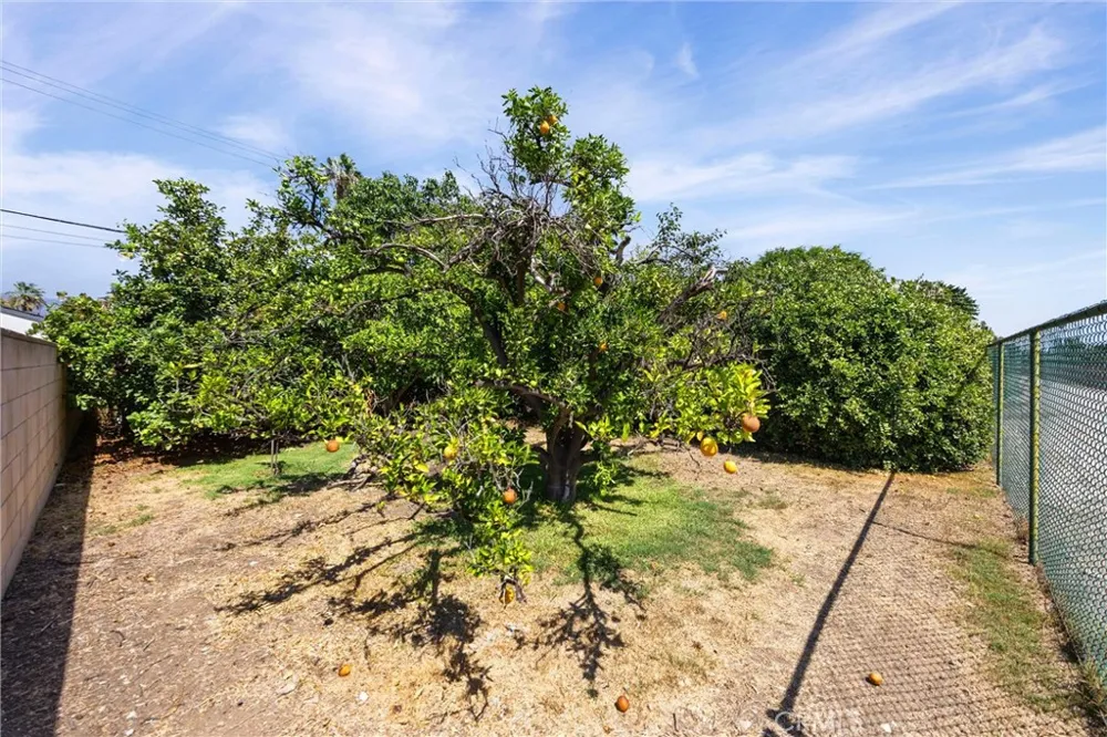 16636 E Masline Covina, CA 91722