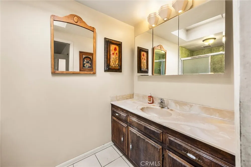 16636 E Masline Covina, CA 91722