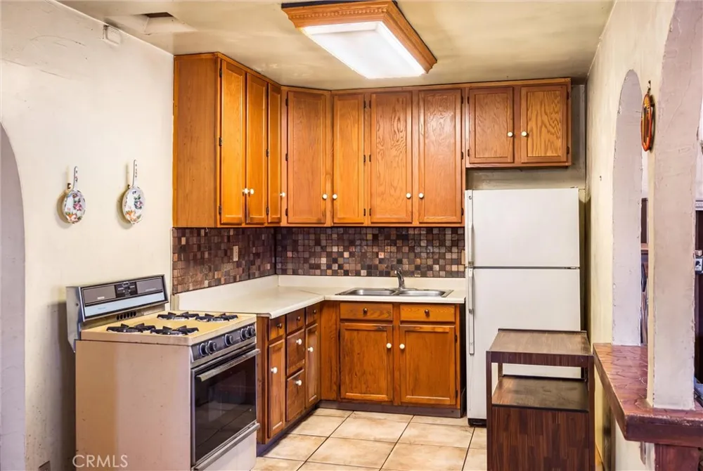 16636 E Masline Covina, CA 91722