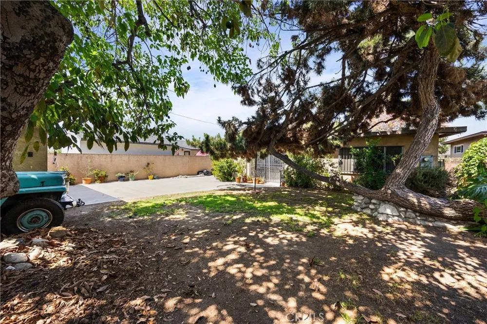 16636 E Masline Covina, CA 91722