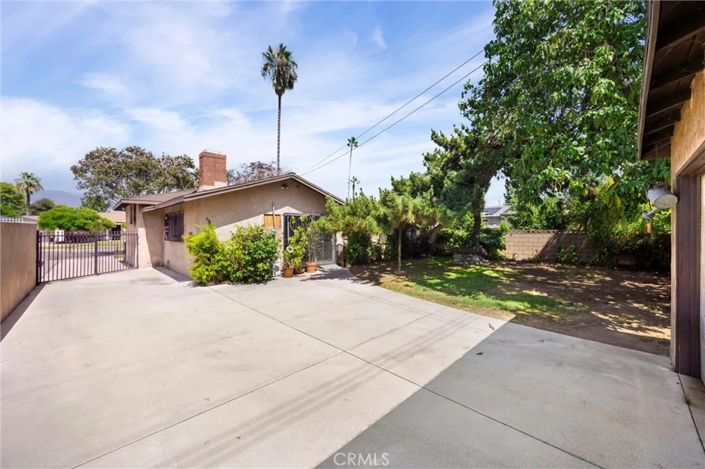 16636 E Masline Covina, CA 91722