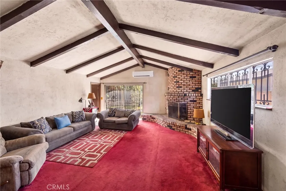 16636 E Masline Covina, CA 91722