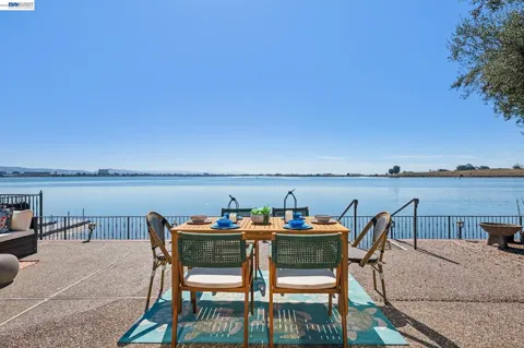 1312 Eastshore Dr