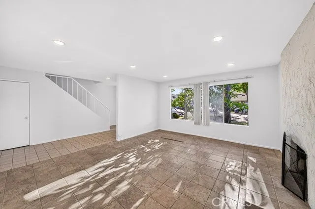160 Greentree Ln La Habra, CA 90631