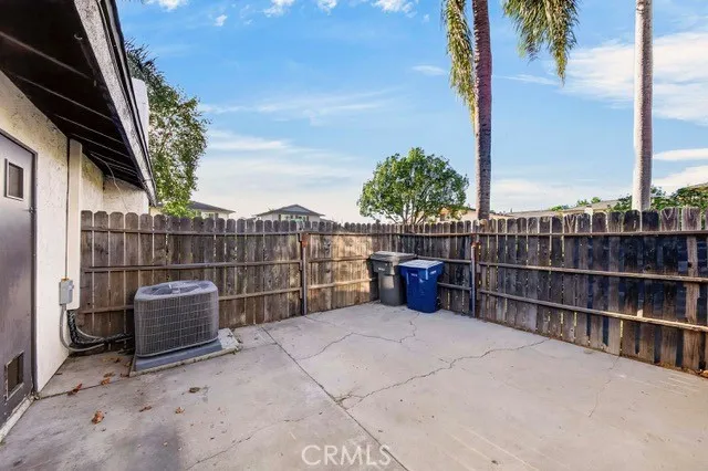 160 Greentree Ln La Habra, CA 90631