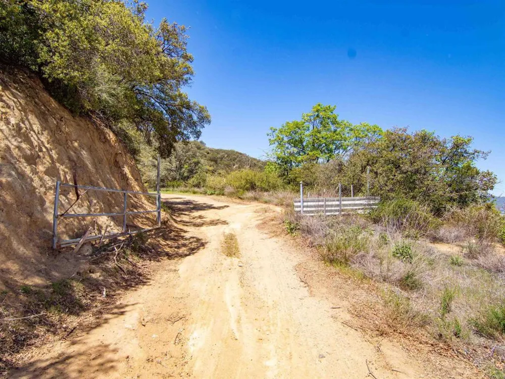 17 Bobcat Trail Santa Ysabel, CA 92070