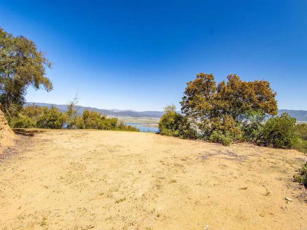 17 Bobcat Trail Santa Ysabel, CA 92070