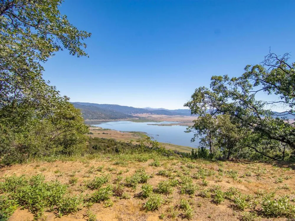 17 Bobcat Trail Santa Ysabel, CA 92070