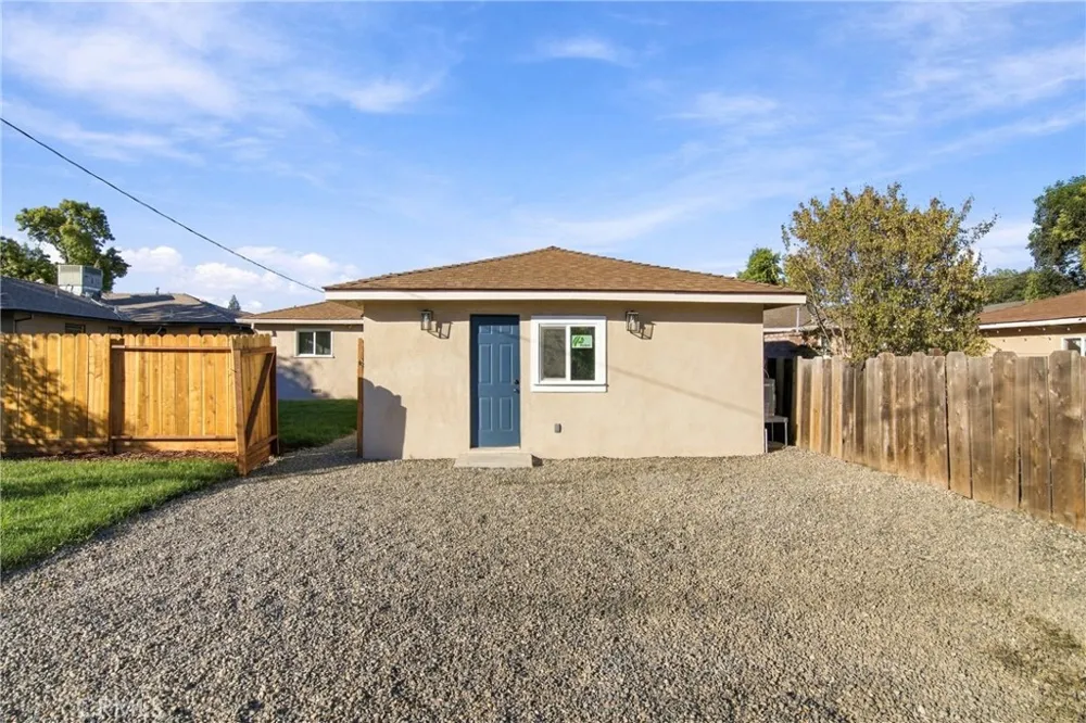 1438 W 19th Merced, CA 95340