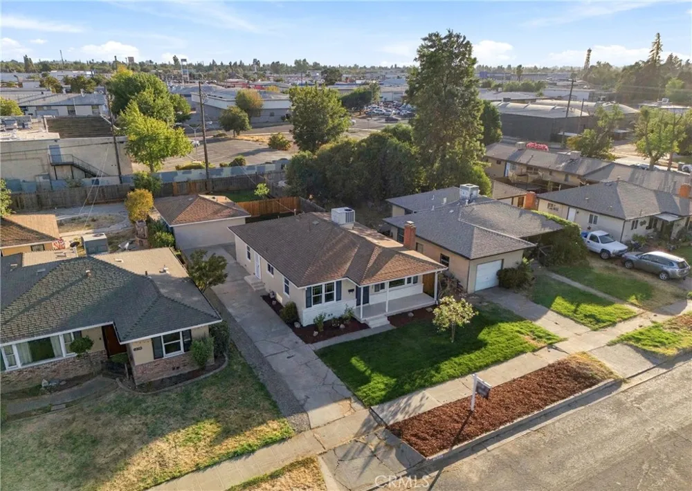 1438 W 19th Merced, CA 95340