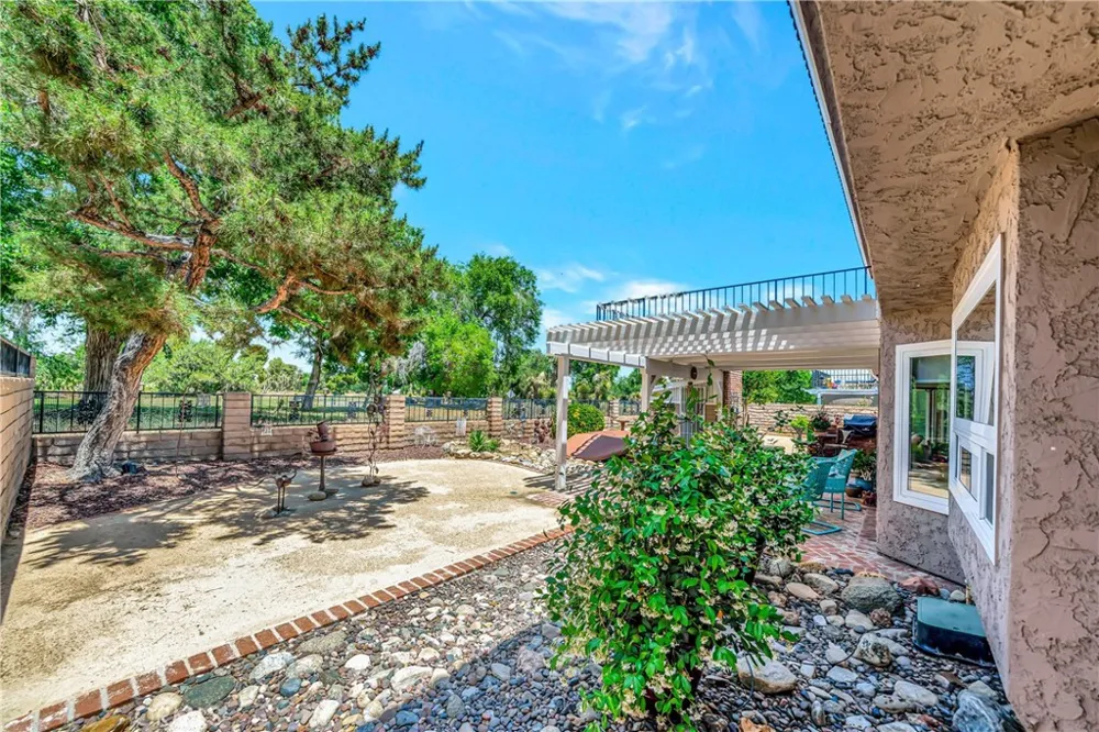 433 Fairway Palmdale, CA 93551