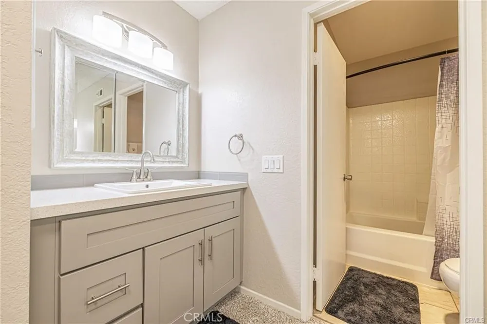 2554 Olive #82 Palmdale, CA 93550