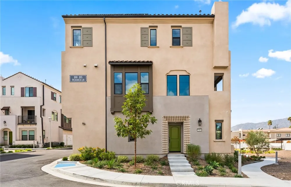 100 Pickwick Lane Burbank, CA 91506