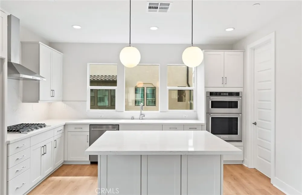 100 Pickwick Lane Burbank, CA 91506
