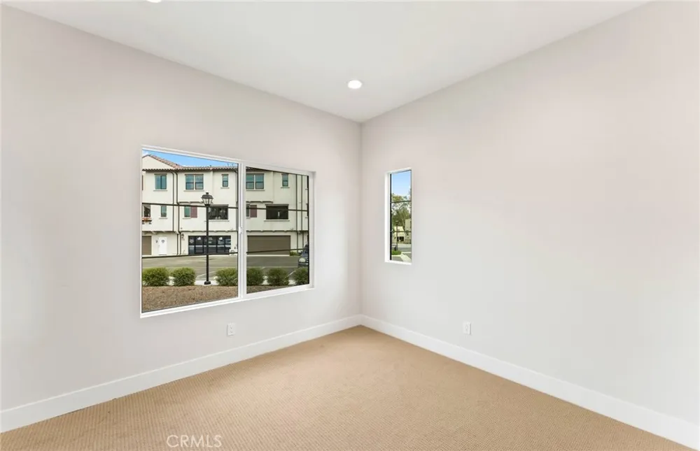 100 Pickwick Lane Burbank, CA 91506